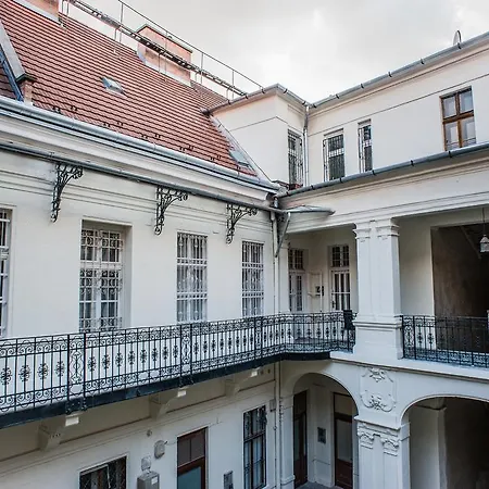 In * Budapeszt